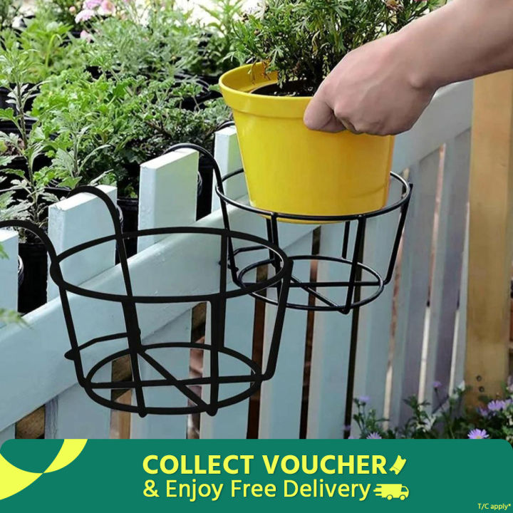 Black Metal Hanging Railing Planters Flower Pot Holder.