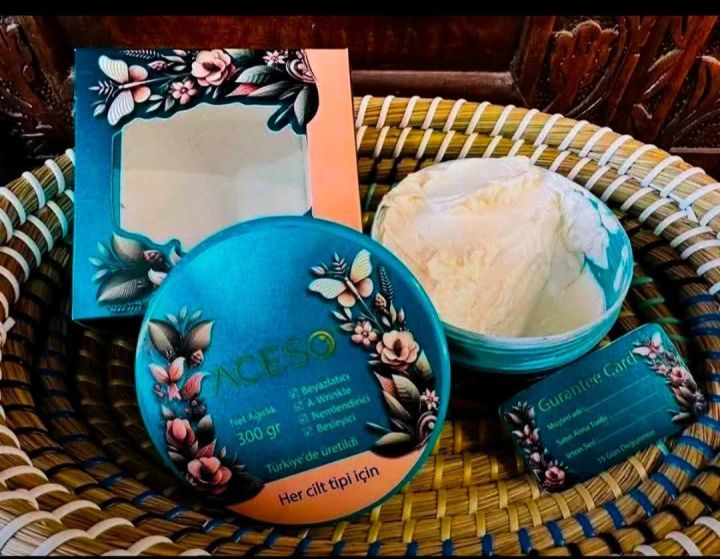 ACESO%20Whitening%20Body%20Cream%20300gm%20-%20Image%204