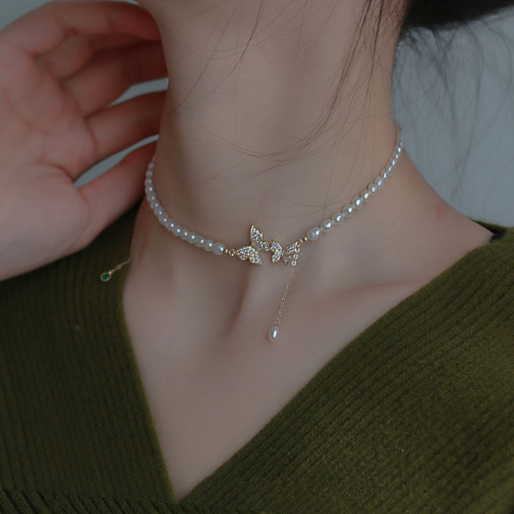 Bohemian%20Crystal%20Pearl%20Butterfly%20Necklace%20Vintage%20Y-Drop%20Fashion%20Choker%20Pendant%20Jewelry%20for%20Women%20and%20Girls%20-%20Image%202