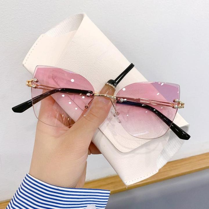 Gradient lenses Sunglasses Trendy Unisex style UV400 protection Vintage eyeglasses Lightweight frame Fashionable design Rimless sunglasses for Outdoor activities Beach vacations Fashion events Costume