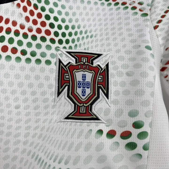 Portugal%20Home%20Football%20Jersey%2025/26%20Half%20Sleeve%20High%20Quality%20-%20Image%204