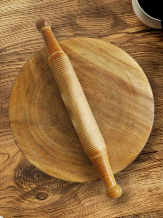 Sheesham%20Wood%20-%20Easy%20to%20Use%20and%20Clean%20-%20Beautifully%20patterned%20rolling%20board%20-%20Wooden%20Piri%20Belon%20-%20Roti%20Maker%20-%20Image%202