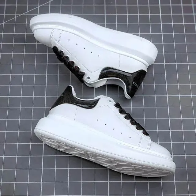 High%20Quality%20Sports'%20Sneakers%20Men%20Casual%20Shoes%20Men%20Fashion%20Sneakers%20Fly%20knit%20Light%20weight%20Slip-on%20Men%20-%20Image%205