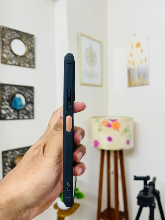 TheGiftKart%20Shockproof%20Crystal%20Clear%20Back%20Cover%20Case%20for%20Infinix%20Smart%2010%20%7C%20360%20Degree%20Protection%20%7C%20Protective%20Design%20%7C%20Transparent%20Back%20Cover%20Case%20for%20Infinix%20Smart%2010%20(PC%20&%20TPU,%20Black%20Bumper)%20Infinix%20Smart%2010/X6725%20-%20Image%205