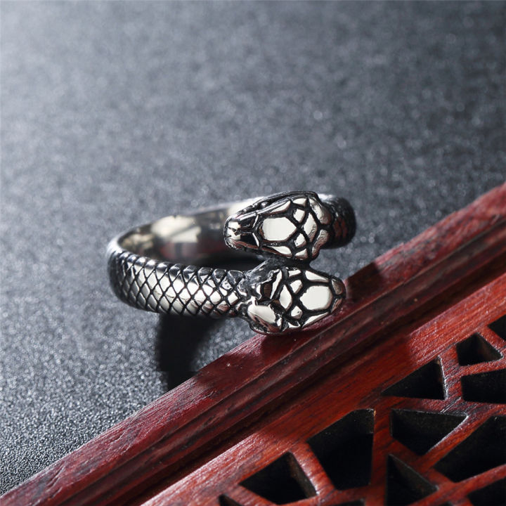 Personalized%20Men%20Stainless%20Steel%20Rings%20Silver%20Black%20Steel%20Rings%20Retro%20Snake%20Head%20Titanium%20Steel%20Rings%20-%20Image%206