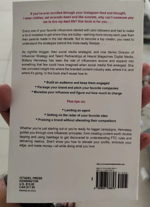 Influencer:%20Building%20Your%20Personal%20Brand%20in%20the%20Age%20of%20Social%20Media%20by%20Brittany%20Hennessy%20-%20Premium%20-%20Paperback%20-%20Image%207