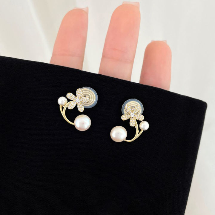 Shokhi%20Fashion%20Korean%20Earrings%20Light%20Luxury%20Flower%20Pearl%20Earrings%20for%20Girls/%20Women%20-%20Image%204