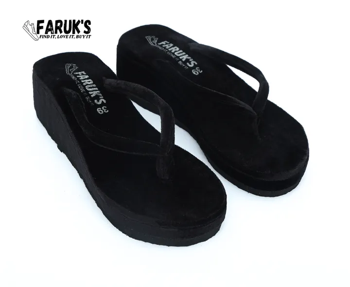 New%20Trendy%20Women%20And%20Girls%20Flat%20Sandals%20For%20Casual%20Look%20In%20Slide%20Kickonn%20sandals%20,Slide,Clogs%20and%20designable%20sandals%20for%20Women's%20and%20Girl's,%20Women's%20sandals%20,%20summer%20shoes,%20beach%20shoes%20-%20Image%2010