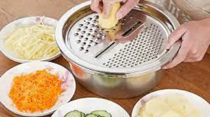 Silver%203%20in%201%20Stainless%20Steel%20Drain%20Basket%20Vegetable%20Cutter,%20For%20Kitchen%20-%20Image%207