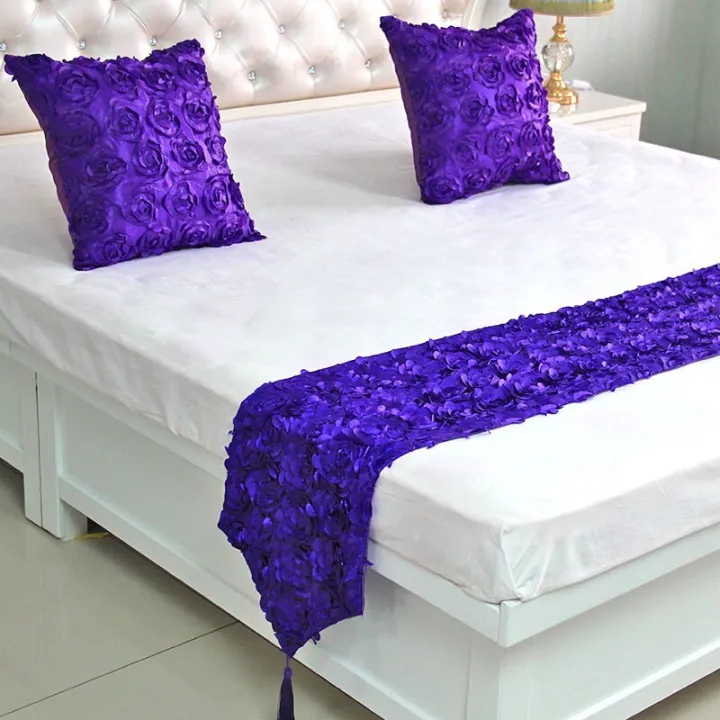 Romantic%20Red%20Roses%20Bed%20Runner%20Luxury%20laciness%20rose%20Bed%20Tail%20Towel%20Bedding%20Scarf%20Wedding%20Home%20Hotel%20Bedroom%20Decorations%20-%20Image%204