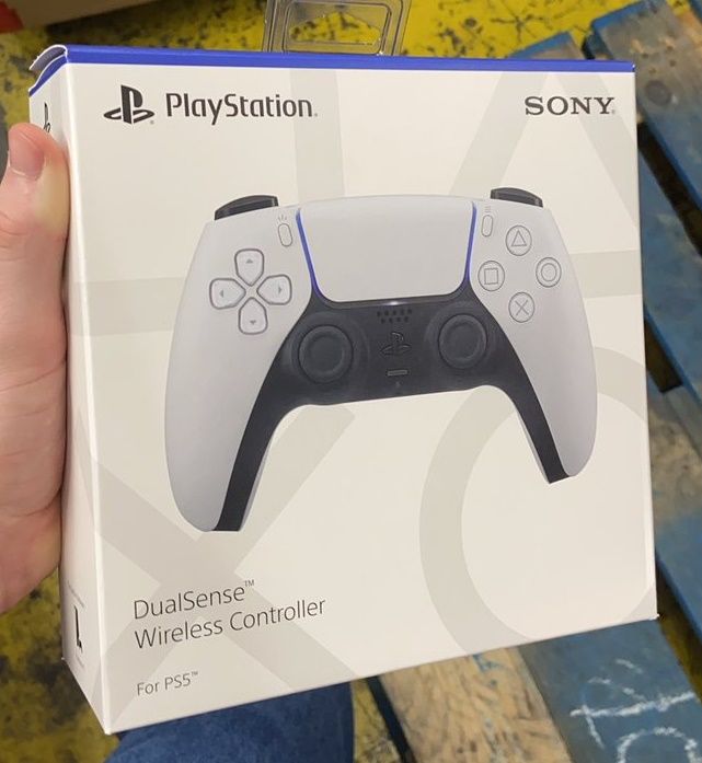 PS5%20Dualsense%20controller(null)%20-%20Image%203