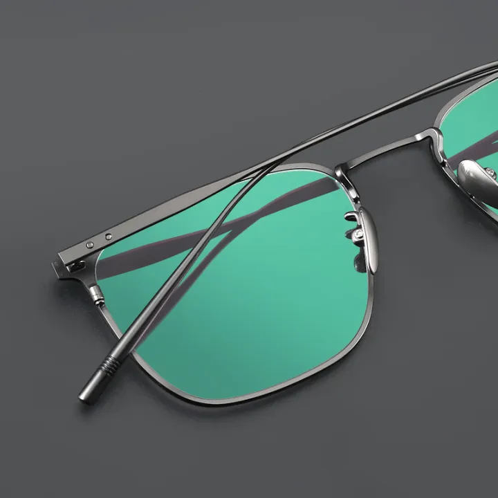 Ultra%20Light%20Pure%20Titanium%20Myopia%20Glasses%20Frame%20for%20Men's%20Business%20Retro%20Casual%20Square%20Eyeglasses%20-%20Image%204