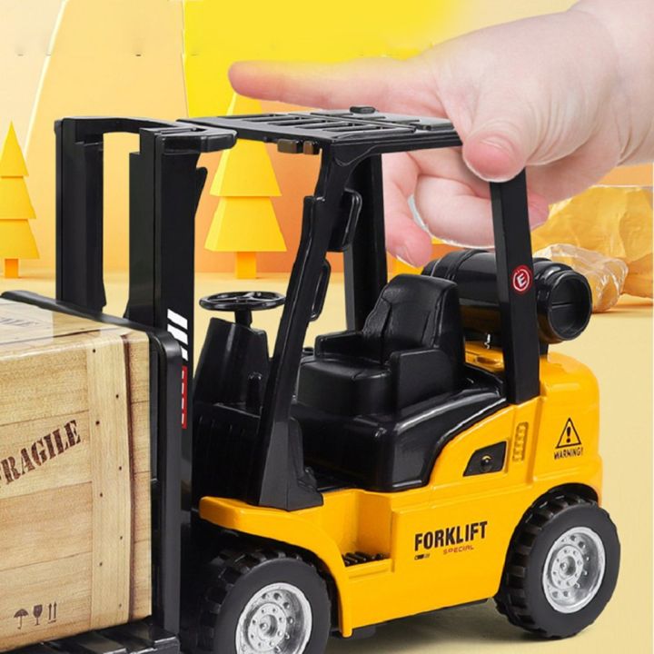 Alloy%20Forklift%20Children's%20Engineering%20Vehicle%20Toy%20Boy%20Pull%20Back%20Lift%20Car%20-%20Image%204