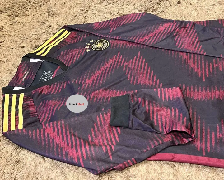 Germany%20World%20Cup%20Away%20Jersey%20Full%20Sleeves%20Fan%20Version%20Football%20Jersey%202022%20-%20Image%204