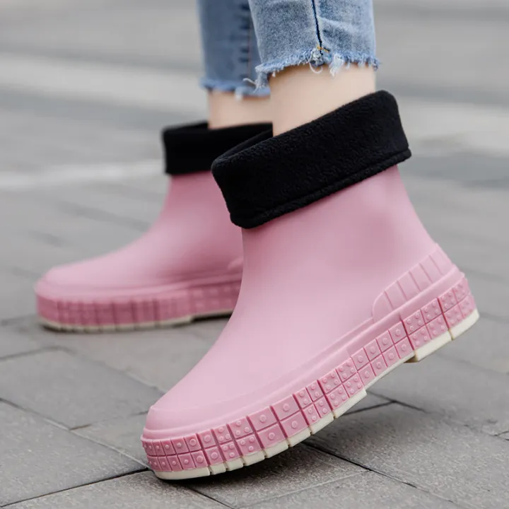 Fashionable%20Japanese%20rain%20boots%20Ladies%20wear%20short%20rain%20boots%20for%20kitchen%20work%20waterproof%20shoes%20rubber%20shoes%20galoshes%20trendy%20outdoor%20wear%20-%20Image%204