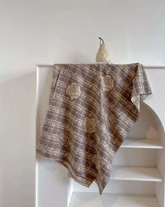 Sense%20of%20luxury,%20temperament,%20imitation%20cashmere%20scarf,%20women's%20small%20fragrance,%20double-sided%20rose,%20tide%20shawl,%20imitation%20cashmere%20thickened%20-%20Image%207