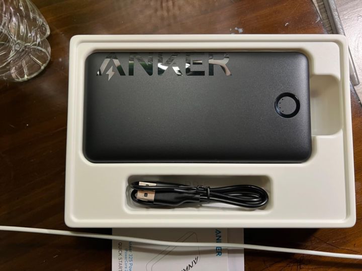 ANKER%20Portable%20Charger,%2020,000mAh%20Power%20Bank,%20Battery%20Pack%20with%201%20USB-A%20and%201%20USB-C%20Ports,%2015W%20Max%20Charging%20for%20iPhone%20-%20Image%206