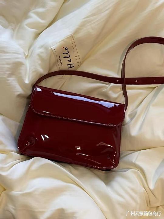 Vintage red patent leather small square bag armpit bag 2023 new fashion versatile square handbag shoulder bag crossbody bag