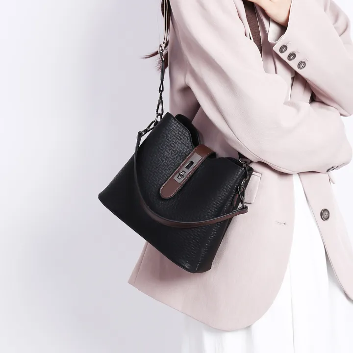 Live%20broadcast%20niche%20retro%20shoulder%20bag,%20fashion%20texture,%20light%20luxury%20bucket%20bag,%20new%20popular%20women's%20handbag%20-%20Image%202