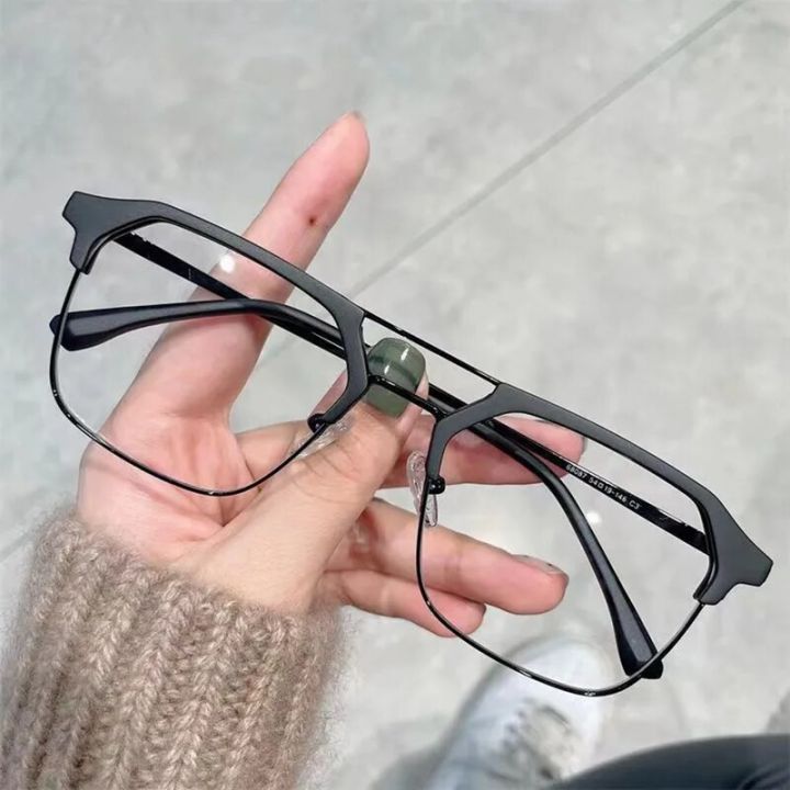 2023%20Anti-Blue%20Light%20Glasses,%20Stylish%20Retro%20Black%20Frame%20Men's%20Prescription%20Glasses,%20Clear%20Lens%200~-400%C2%B0%20-%20Image%203