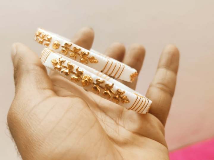 White%20Shakha%20Pola%20Bangles%20for%20Women%20Sorno%20Lota%20Design%20,%20Party%20,%20Wedding%20,%20Anniversary%20,%20Durga%20Puja%20&%20All%20Time%20Use%20Shakha%20Bangles.%20-%20Image%207