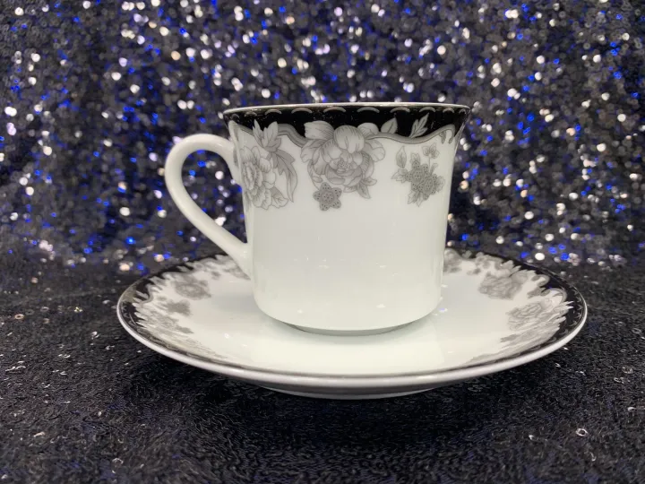 32%20Pcs%20Exclusive%20Dinner%20Set%20Gift%20And%20Home%20Decoration%20-%20Image%205