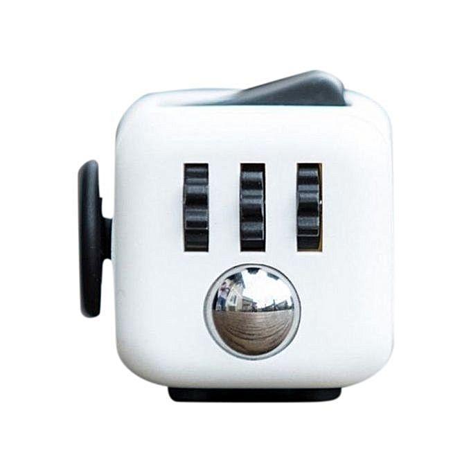 Fidget%20Cube%20-%20Black%20and%20White%20-%20Image%203