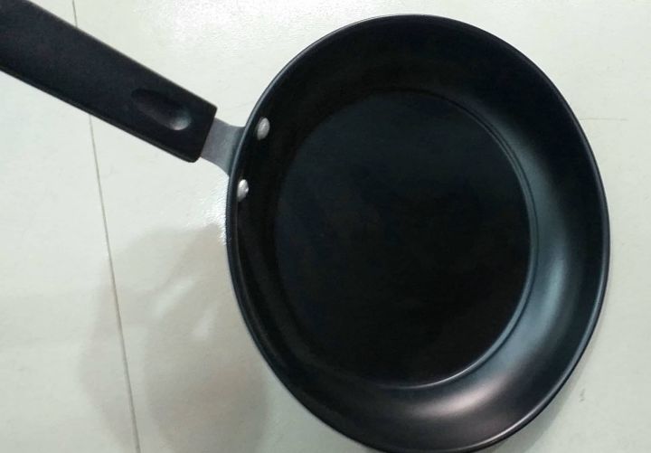 Non-Stick%20Frying%20Pan%2016%20cm%20-%20Black%20and%20Red%20-%20Image%207
