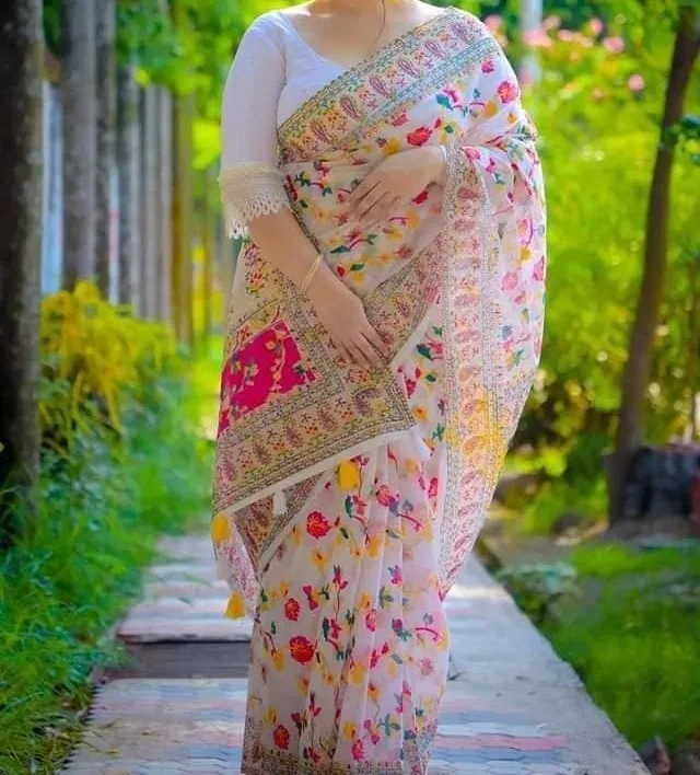 Trendy%20Half%20Silk%20Multi-Color%20Skin%20Print%20Saree%20for%20Women%20%E2%80%93%20Comfortable%20-%20Image%202