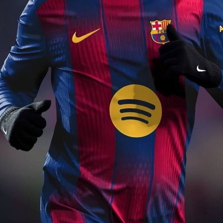 FC%20Barcelona%2025/26%20Home%20Jersey%20Half%20Sleeve%20%E2%80%93%20Premium%20Thai%20Quality%20Football%20Shirt%20for%20Men%20%E2%80%93%20New%20Barcelona%20Home%20Kit%202025/26%20%E2%80%93%20Bar%C3%A7a%20Soccer%20Jersey%20-%20Image%205