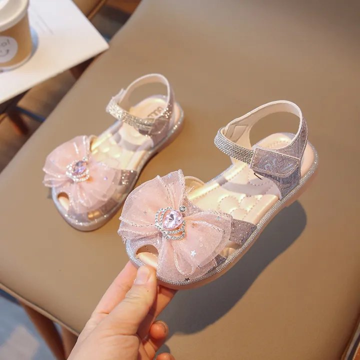 Kids%20princess%20sandals%202024%20summer%20new%20baby%20ISA%20girls%20fashion%20bow%20soft%20soled%20anti%20slip%20beach%20shoes%20-%20Image%203