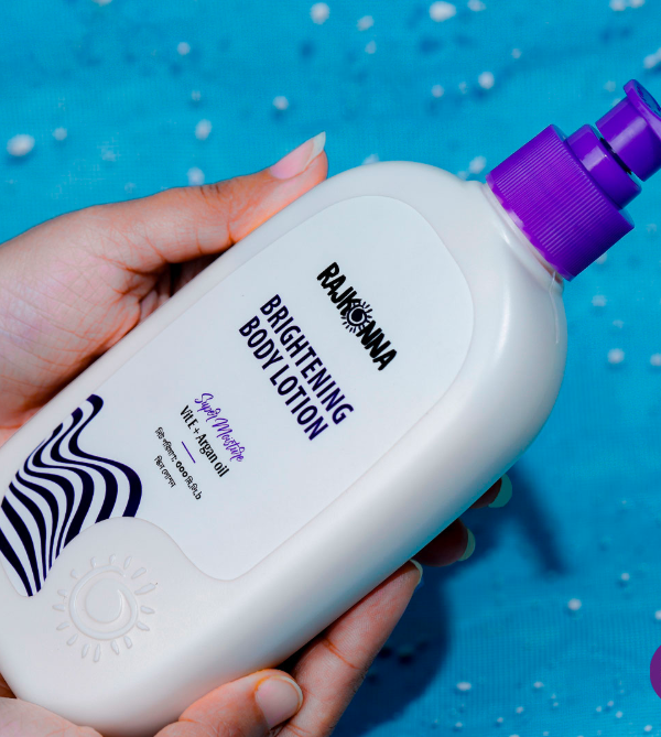 Rajkonna%20Super%20Moisture%20Brightening%20Body%20Lotion%20with%20VIT%20E%20&%20Argan%20Oil,%20Moisturizing%20&%20Firming,%20300ml%20-%20Image%203
