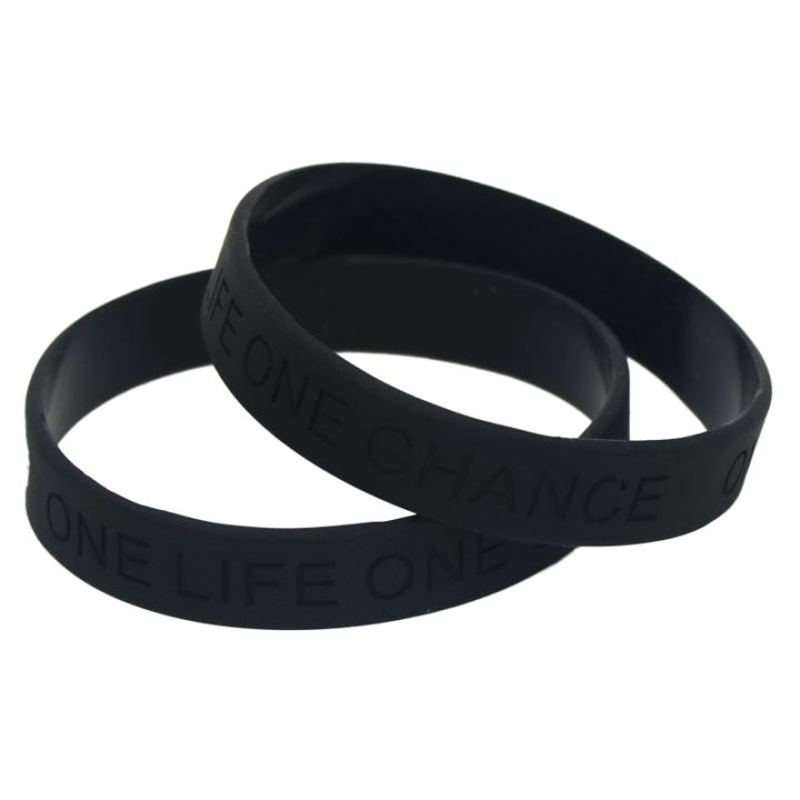 1PC%20Fashion%20Black%20Silicone%20Wristband%20Bracelet%20One%20Life%20One%20Chance%20Letters%20Bangles%20Rubber%20Bracelet%20Men%20Women%20Jewelry%20SH066%20-%20Image%203