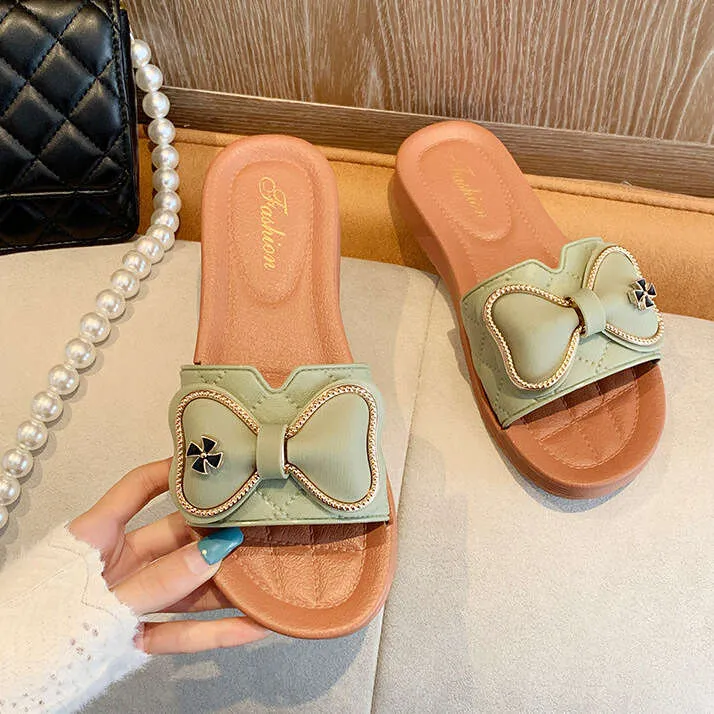 Outsider%20Popular%20Beach%20Shoes%20Fashionable%20Trendy%20Flat%20Bottom%20Women's%20Slippers%20-%20Image%208