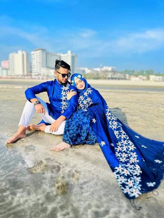 New%20Exclusive%20Designer%20Dupiyan%20Silk%20Share%20And%20Dhupiyan%20Cotton%20Panjabi%20for%20Combo%20Couple%20Dress%20-%20Image%202