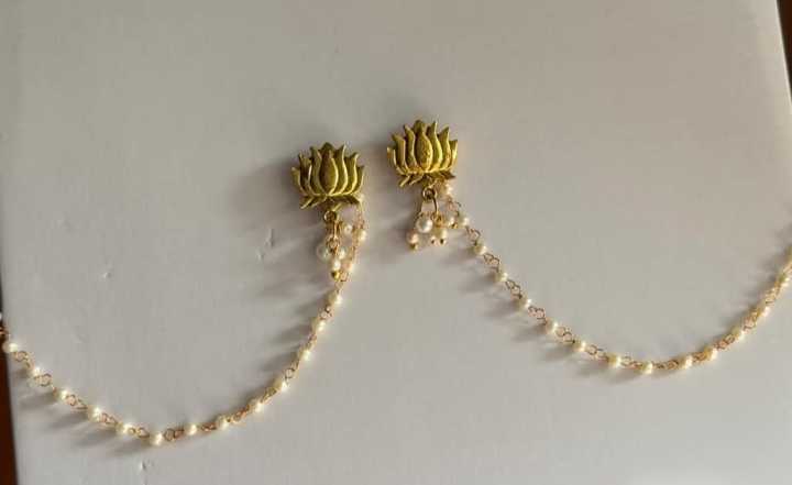 Elegant%20Gold-Tone%20Lotus%20Tassel%20Stud%20Earrings%20for%20Women%20-%20Metal%20tana%20earring%20poddo%20-%20Image%203