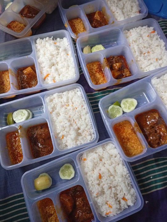 4%20Container%20Plastic%20Multicolor%20Tiffin%20Lunch%20Box%201%20pcs%20-%20Image%206