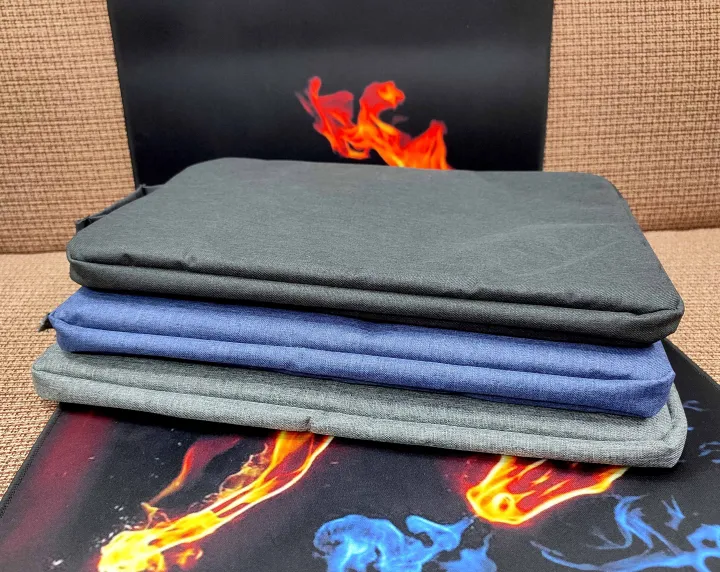 15.6%20inch%20Laptop%20Bag%20Minimalist%20Design%20for%20all%20Laptops%20-%20Image%204