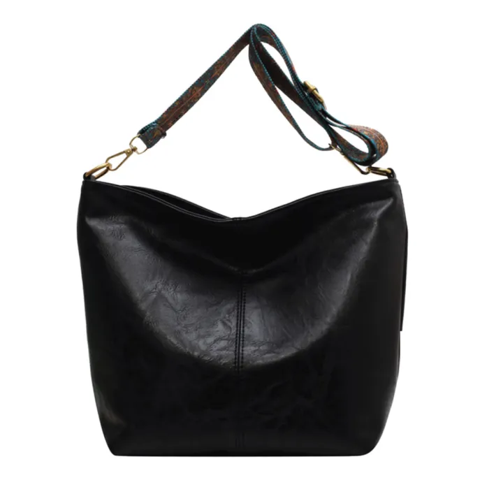 Fashionable%20and%20trendy%20wide%20strap%20PU%20shoulder%20sling%20bag%20high-capacity%20crossbody%20bag%20for%20women%20-%20Image%202