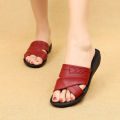 Mom sandals, female genuine leather, soft soles, comfortable flat slippers, women's shoes, non-slip slippers for middle-aged and elderly people, wear soft soles in summer, and slippers for the elderly. 