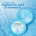 POND'S Super Light Gel 25ml Hydrated Glow With Hyaluronic Acid & Vitamin E. 