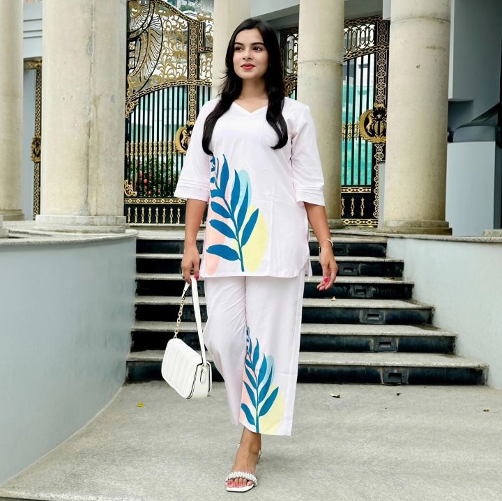Trandy%20Nora%20Leaf%20Printed%20%20Women%E2%80%99s%20Co-Ord%20Set%20(Top%20+%20Pant)%20-%20Image%202