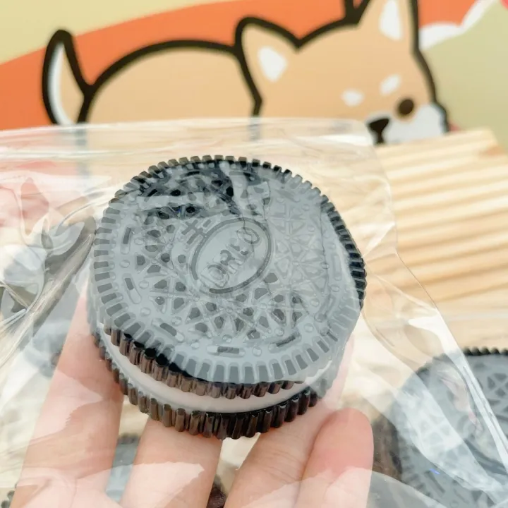 Super%20Soft%20Big%20Oreo%20Biscuit%20Pinching%20Toy%20Mochi%20Taba%20Silicone%20Stress%20Relief%20Toy%20Handmade%20Squeeze%20Dessert%20Toys%20Gift%20-%20Image%203