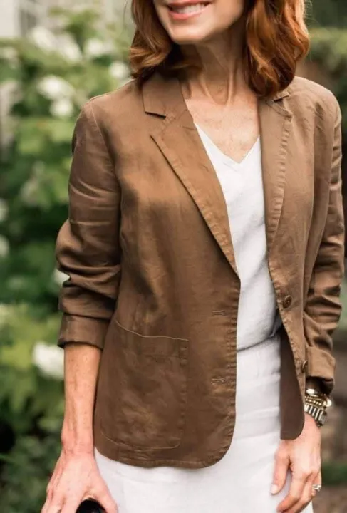 Everyday%20Cotton%20Linen%20Blazer%20for%20Women%20with%20Structured%20Fit%20and%20Buttoned%20Front%20-%20Image%203