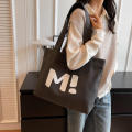 Design Tote Bag Spacious Slogan Printed Fashionable Shoulder Bag Large Capacity Casual Crossbody Bag for Women Girls. 