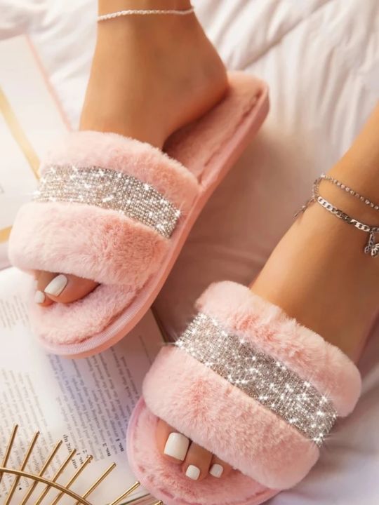 Winter%20Luxury%20Rhinestone%20Women%20Warm%20Fur%20Slippers%20Cozy%20Fluffy%20Furry%20Slides%20Crystal%20Flat%20Indoor%20Design%20Home%20Shoes%20Ladies%2043%20-%20Image%205