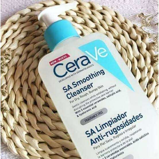 CeraVe%20SA%20Smoothing%20Cleanser%20236ml%20-%20Image%204