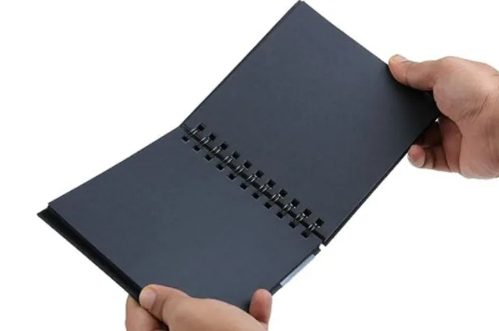 Papertree%20Black%20Sketchbook,%20Wiro%20Bound,%20Size%206"%20x%206"%20Inches,%20200GSM%20(40%20Sheets)%2080%20Pages%20-%20Image%203