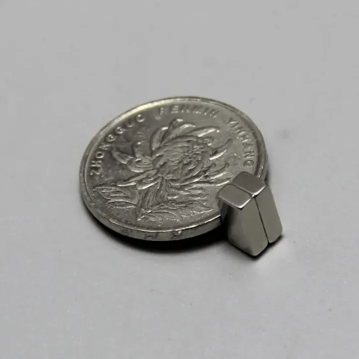 High-Quality%20Mini%20Rare%20Earth%20Neodymium%20Block%20Magnet%2010x5x3mm%20for%20DIY%20and%20Office%20Use%20-%20Image%205