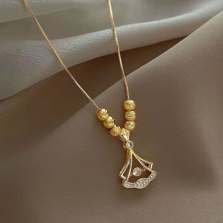 Agile%20Ginkgo%20Leaf%20Necklace%20for%20Women%20in%202025%20New%20Light%20Luxury%20Niche%20Design%20High-quality%20Temperament%20Collarbone%20Chain%20Accessories%20-%20Image%202